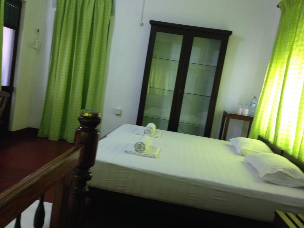 Hotel Hamilton House Negombo Zimmer foto